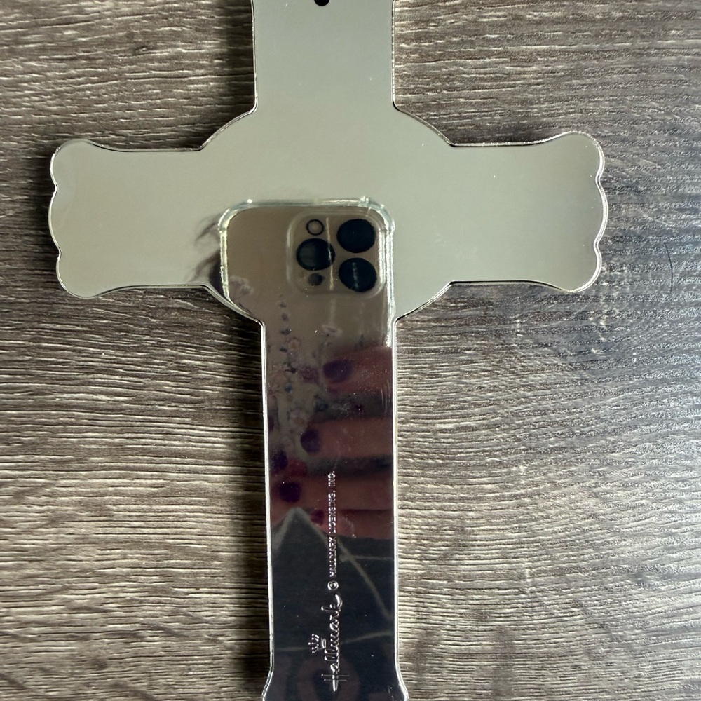 Hallmark Silver Plated Reflective Wall Cross - Picture 2 of 6